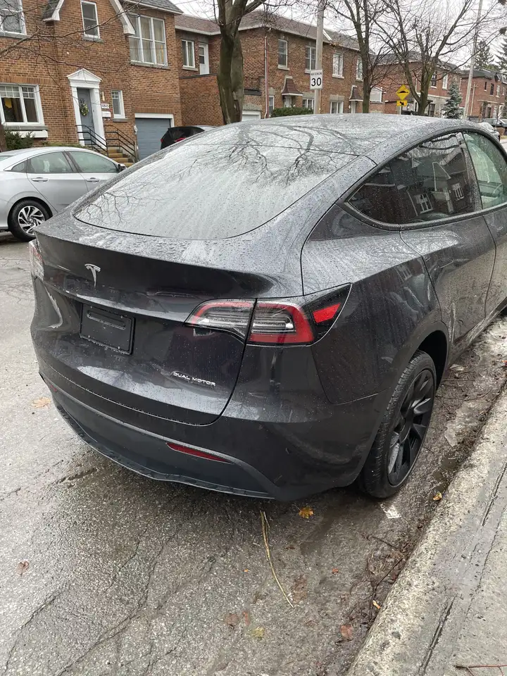 Tesla Model Y снимка Tesla Model Y