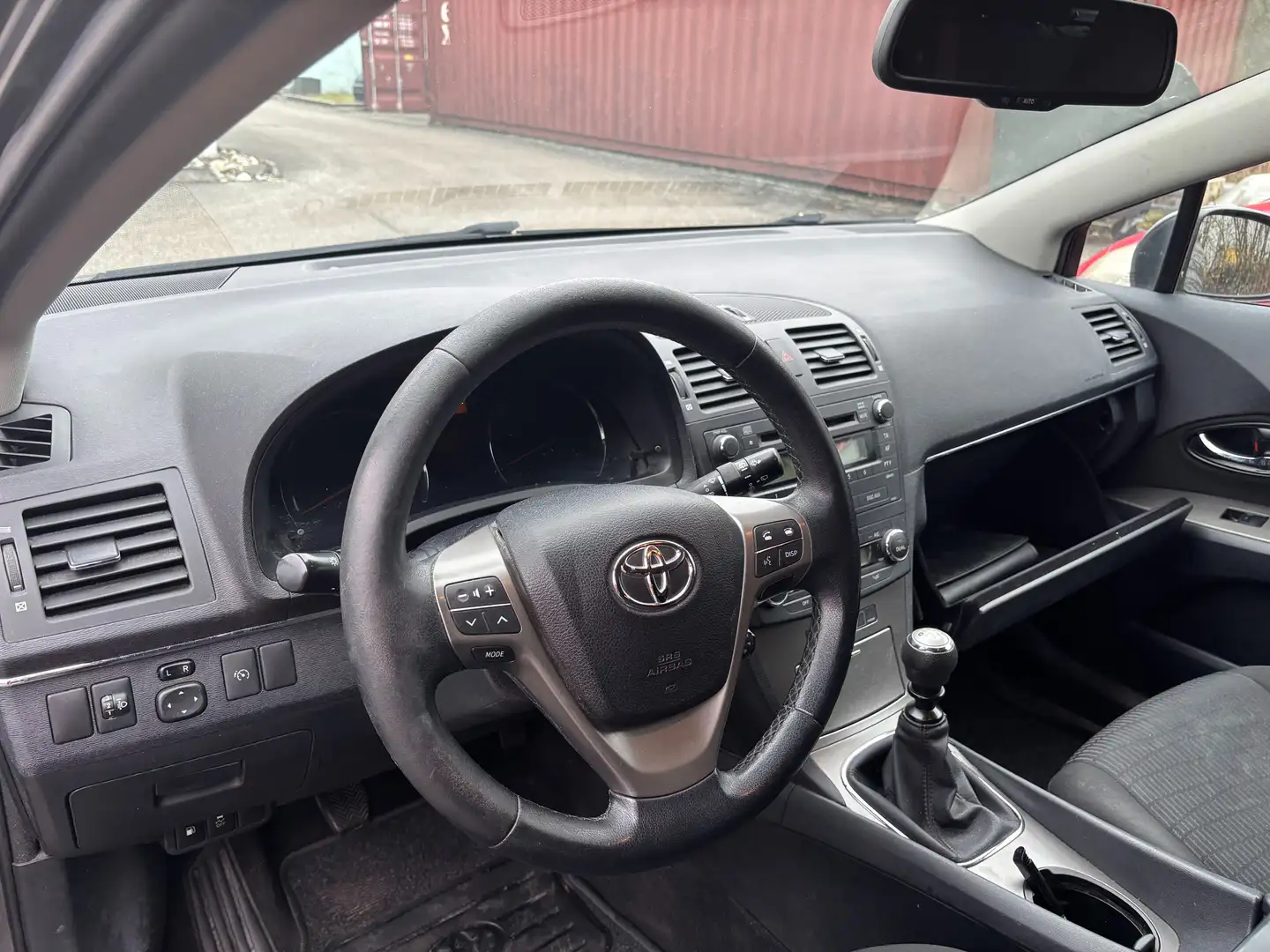 Toyota Avensis Avensis 2,0 D4-D 125 DPF Comfort Comfort Grau - 2