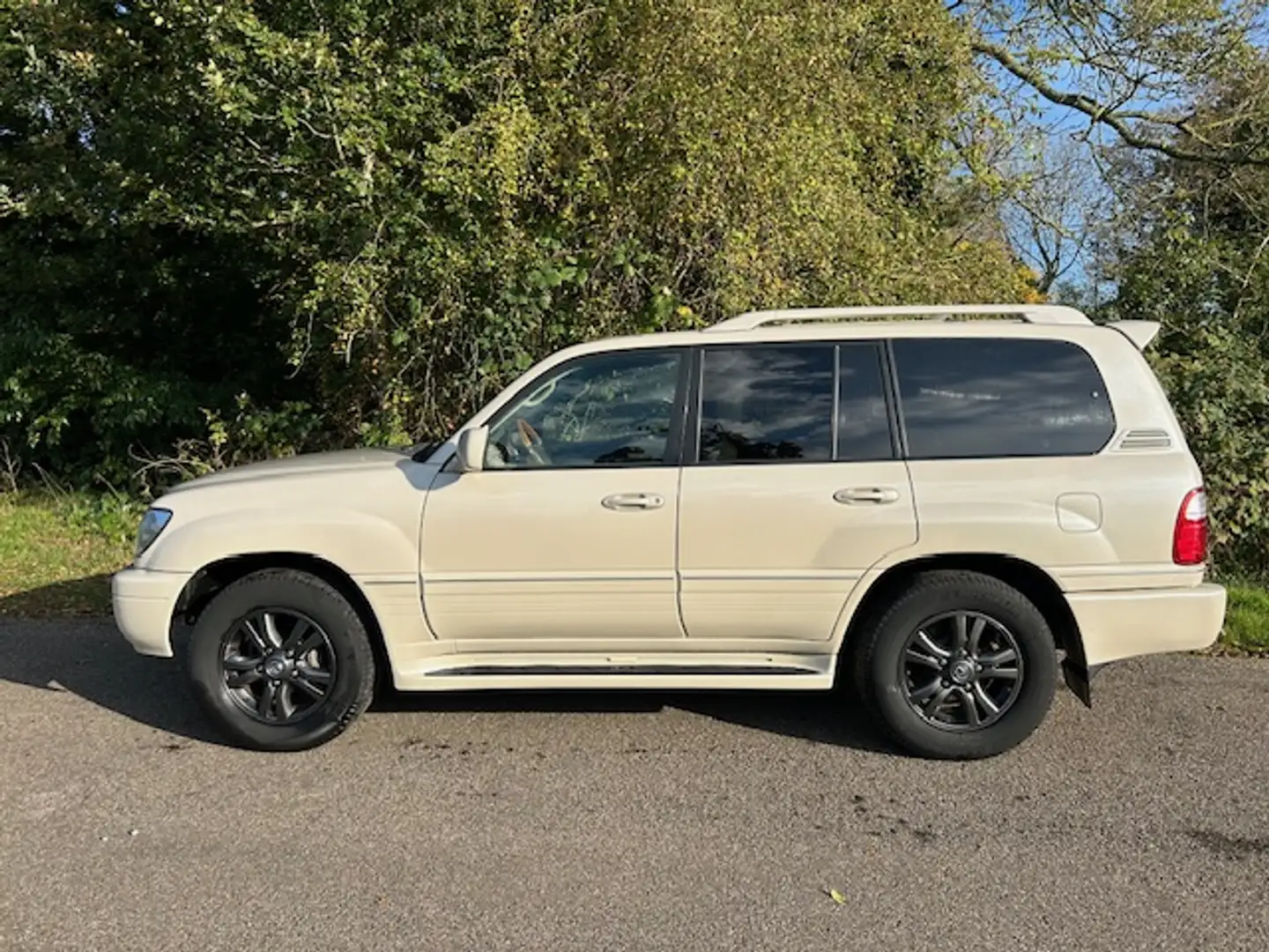 Lexus LX 470 Toyota Landcruiser 100-Series) VAN LPG AUT Topstaa Bílá - 2