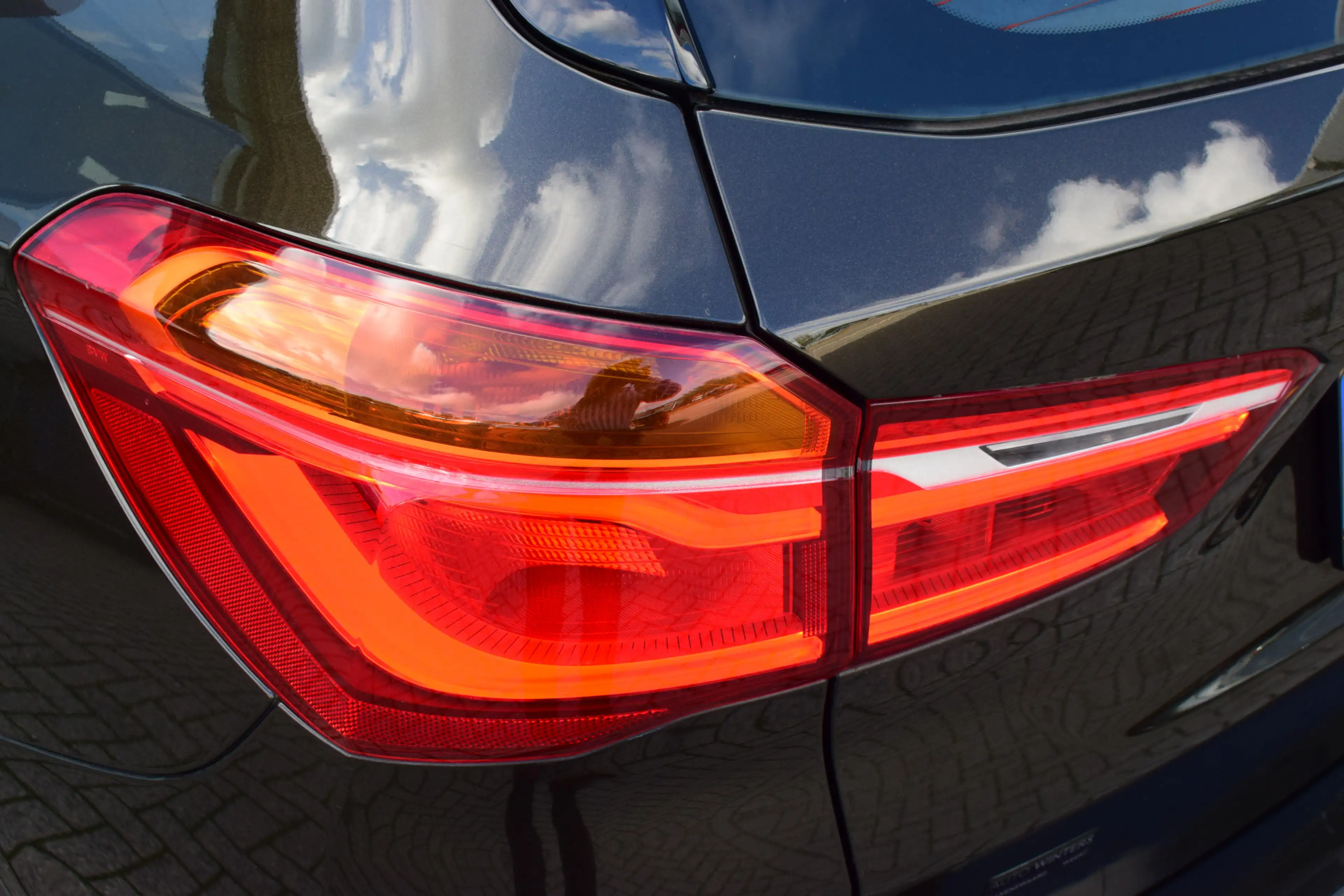 BMW X1 sDrive20i Orange Edition II | Schuif-/ Kanteldak | — photo 26