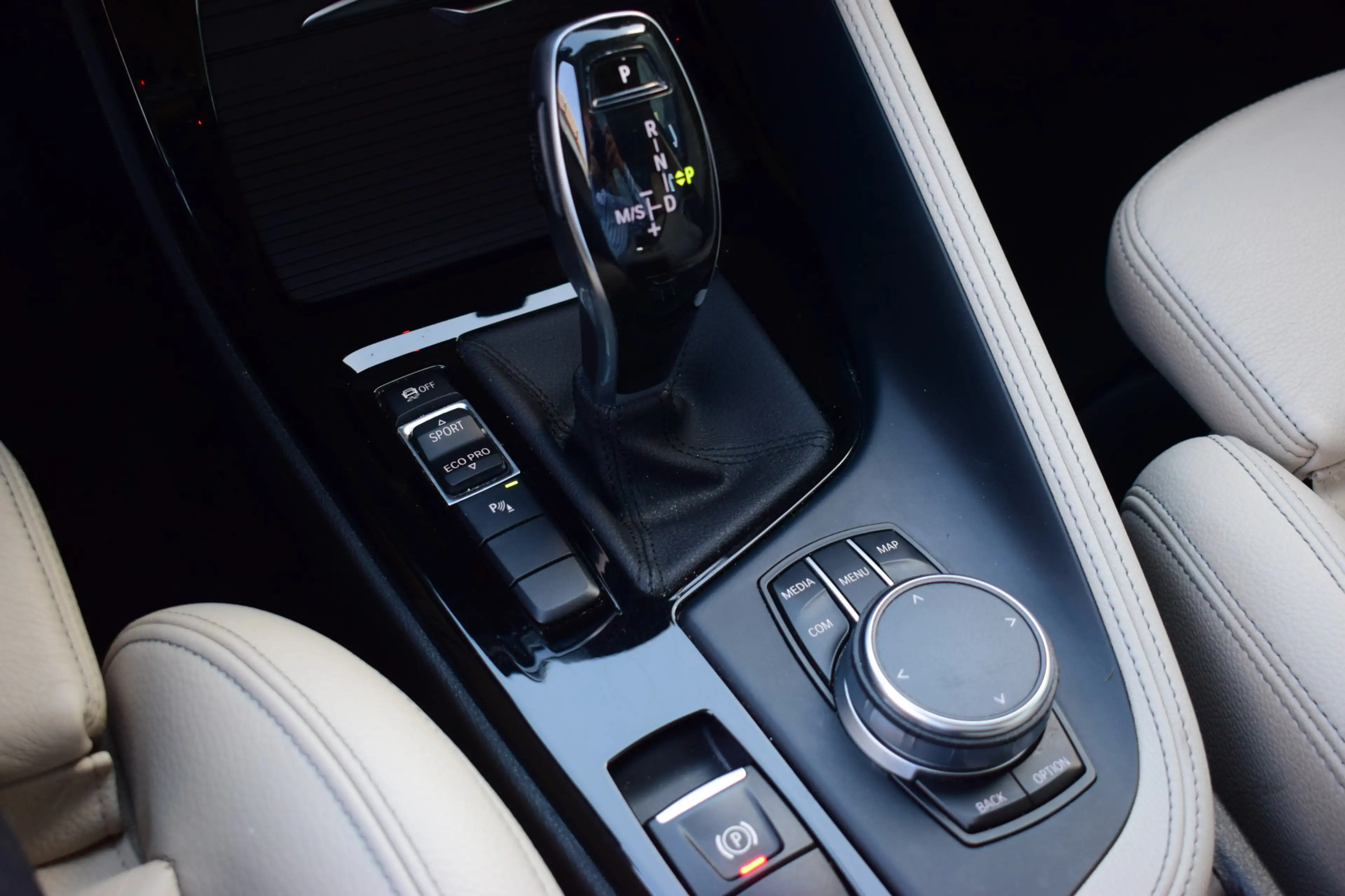 BMW X1 sDrive20i Orange Edition II | Schuif-/ Kanteldak | — photo 5