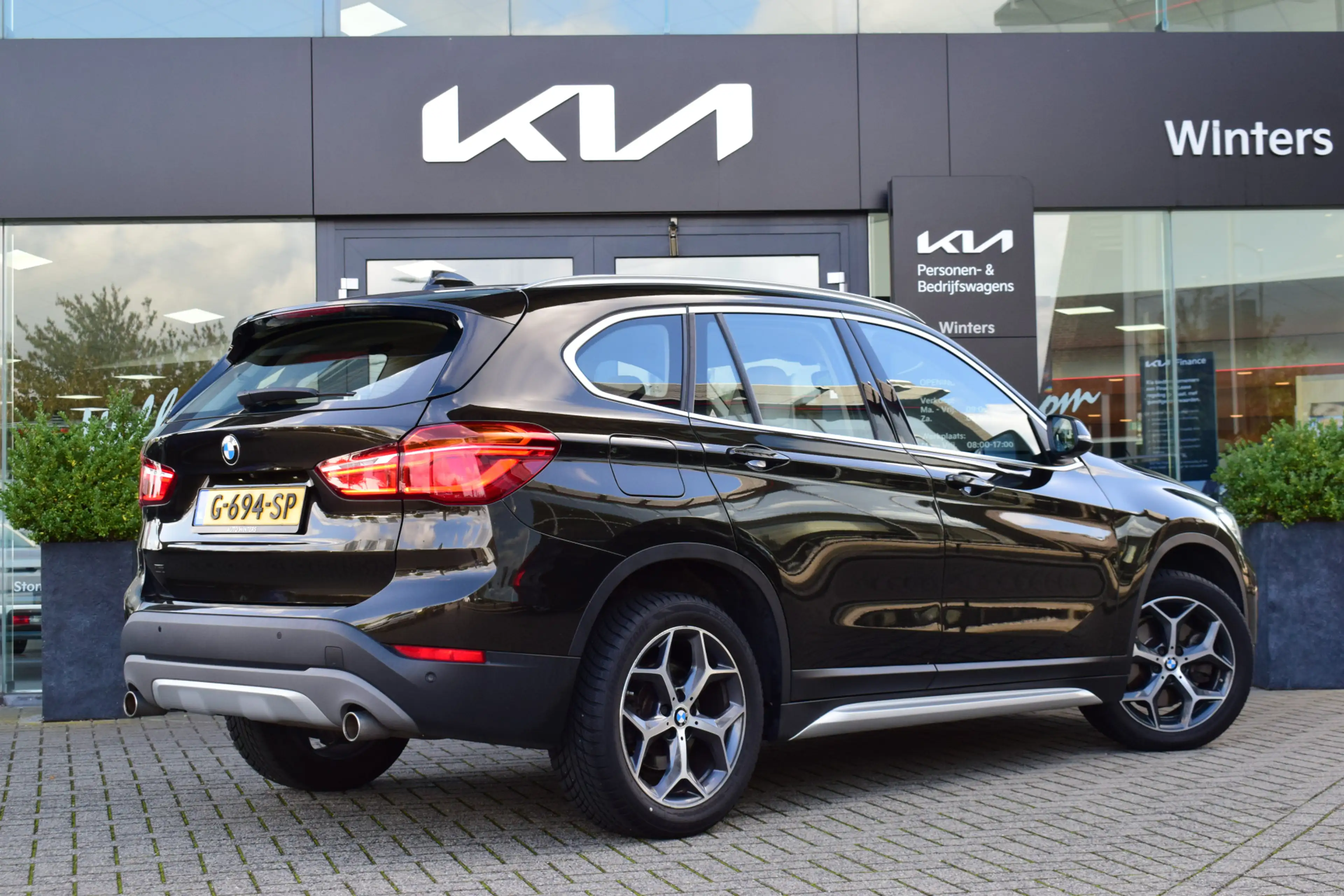 BMW X1 sDrive20i Orange Edition II | Schuif-/ Kanteldak | — photo 2