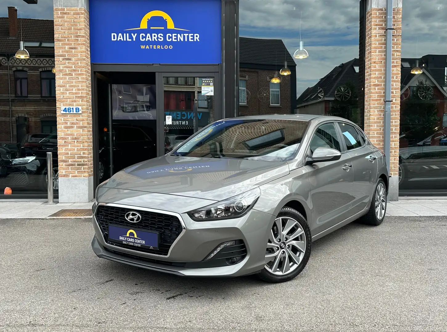 Hyundai i30 Fastback 1.0 T-GDi Inspire Carplay I Navi I Cruise Grau - 1