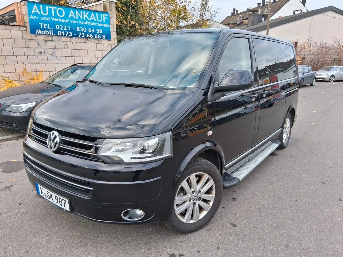 Volkswagen T5 Transporter Bus Mulitvan Life Black - 1