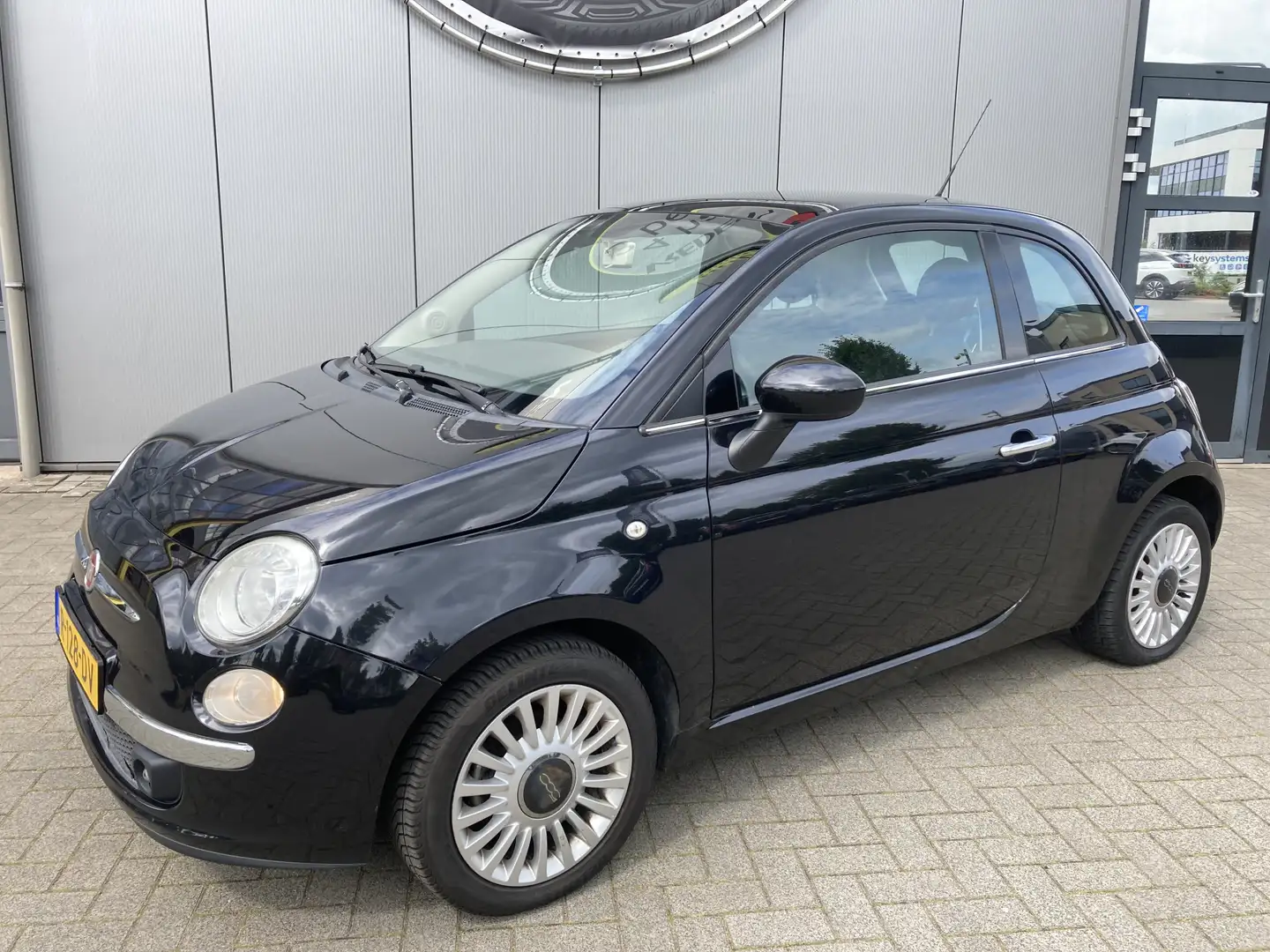 Fiat 500 1.2 Lounge Panorama | Blue and Me | Airco Zwart - 1