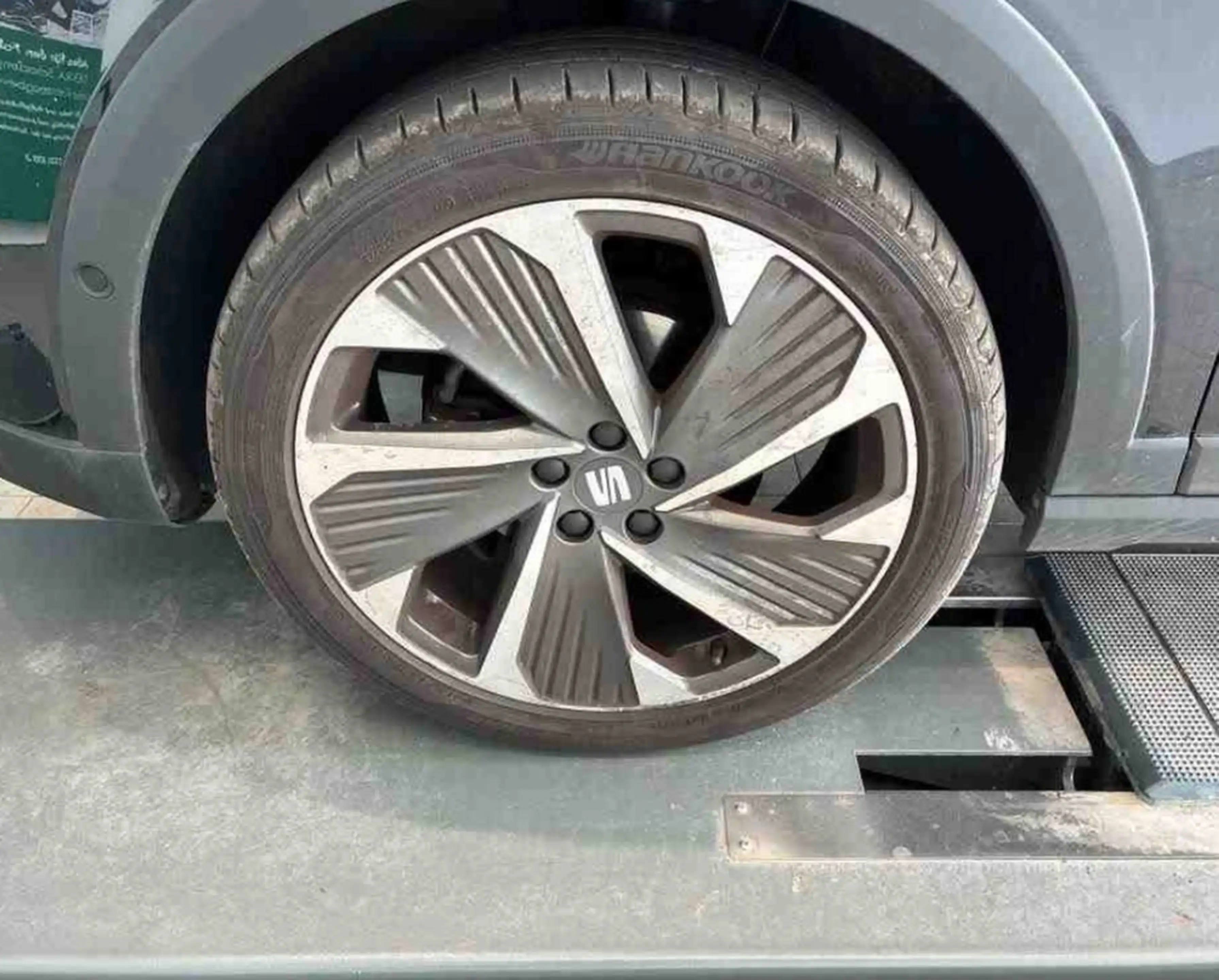 SEAT Arona 1.0 TSI DSG FR — photo 4