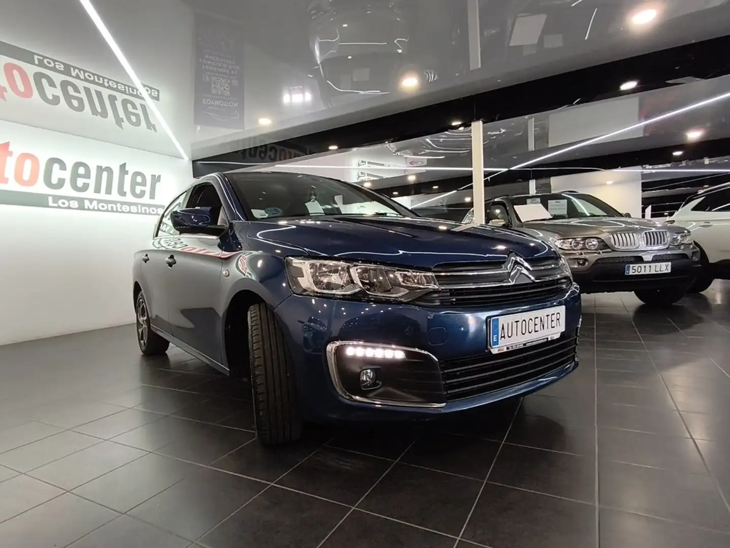 Citroen C-Elysée 1.2 PureTech Shine 82 Azul - 2