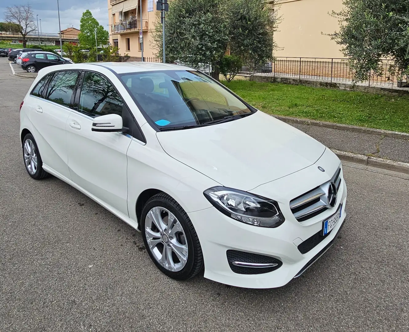Mercedes-Benz B 180 B 180 d (cdi) Sport auto Bianco - 1