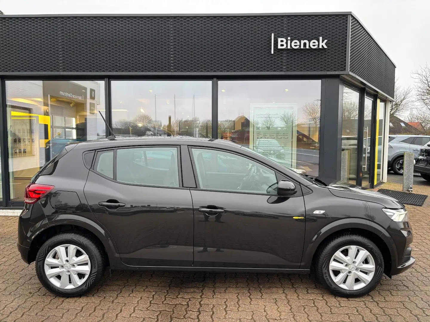 Dacia Sandero Comfort TCe 100 ECO-G Schwarz - 1