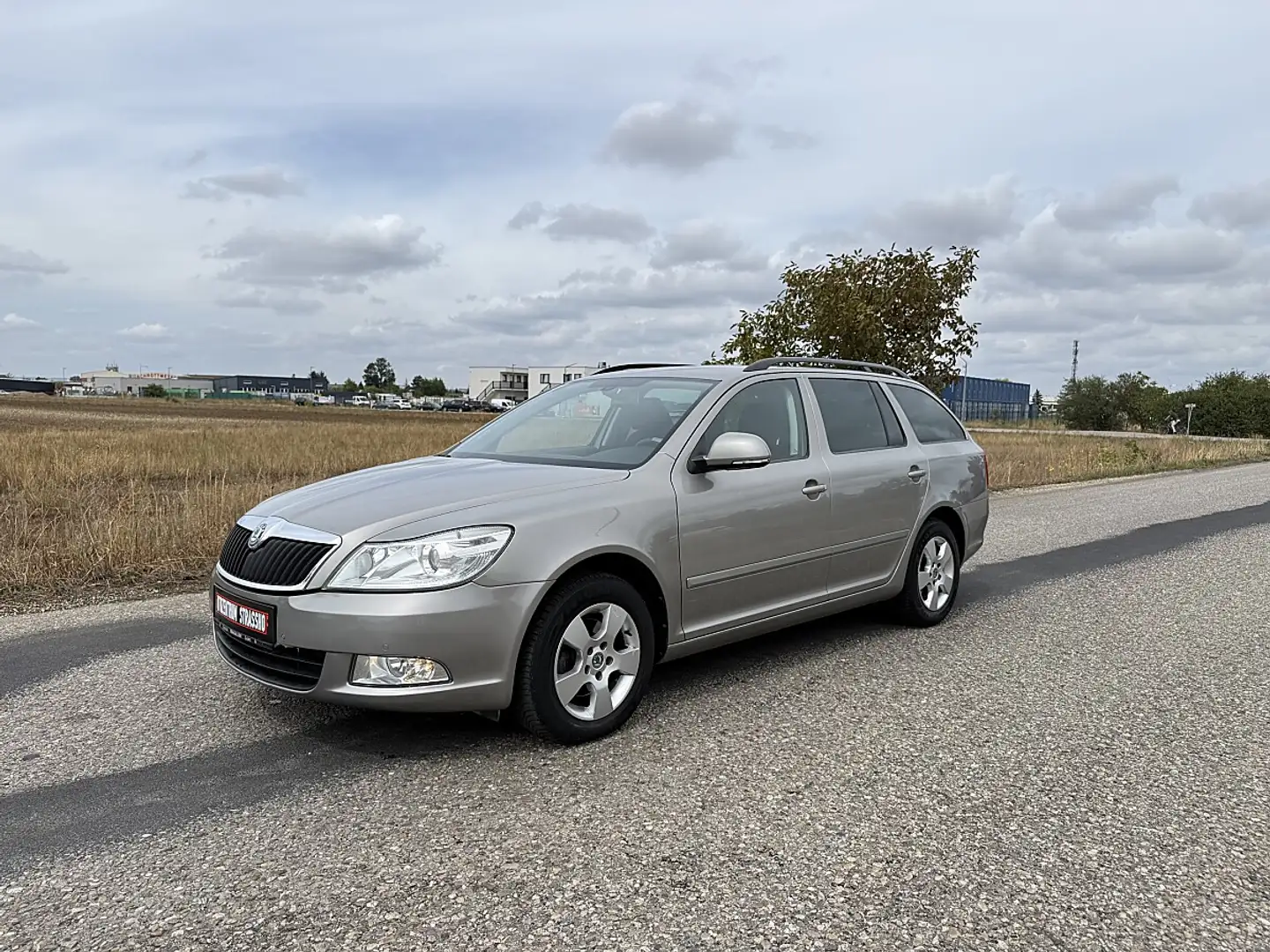 Skoda Octavia Combi 1,6 Twenty TDI DPF Gold - 2