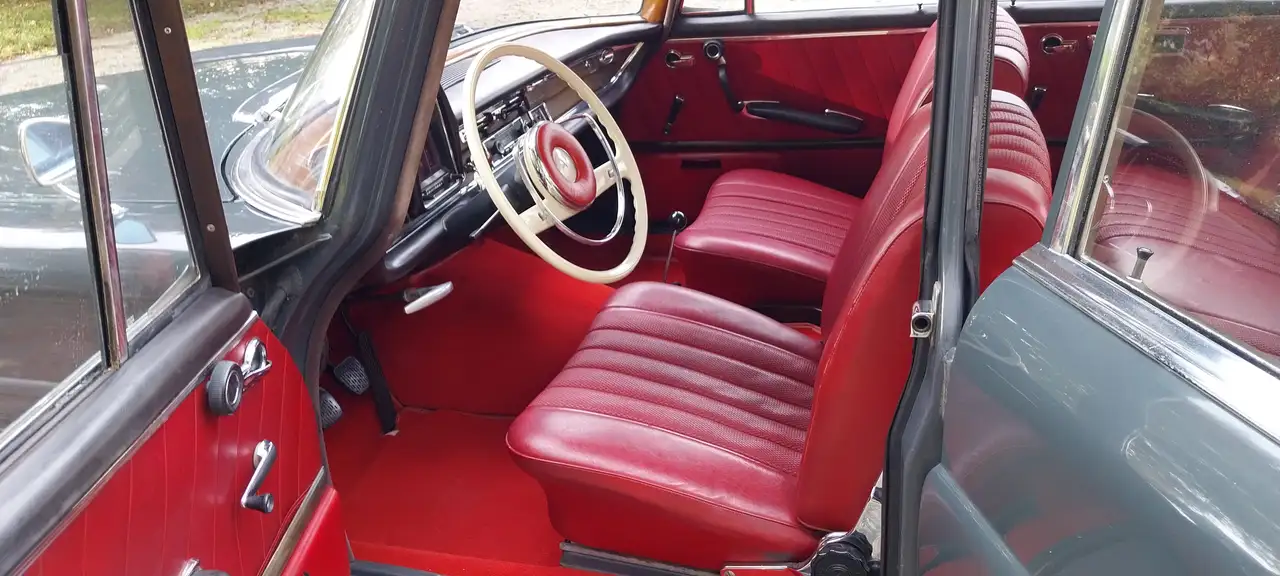 Mercedes-Benz 220, foto 8