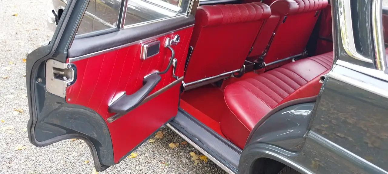 Mercedes-Benz 220, foto 7