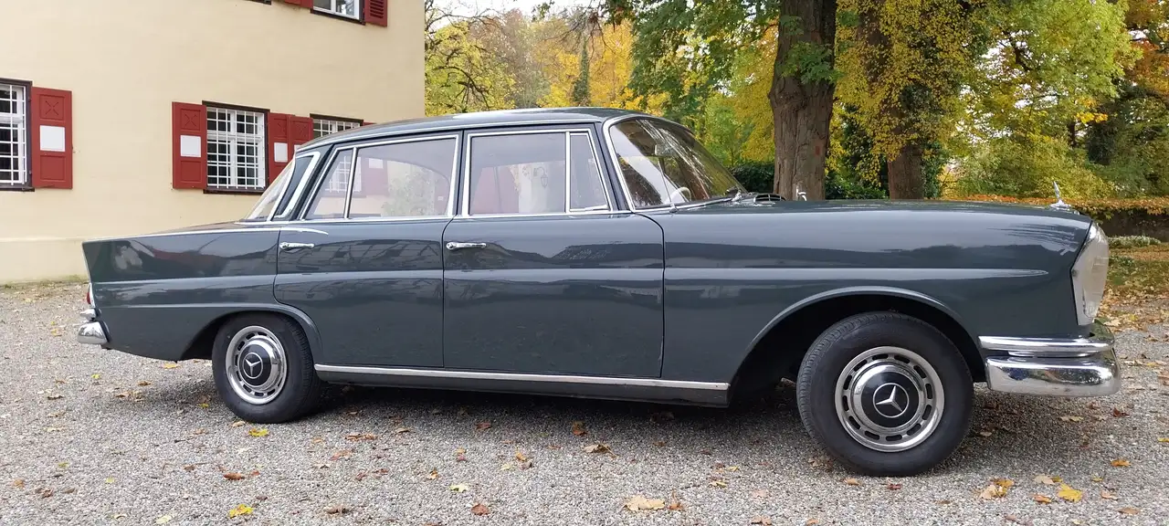 Mercedes-Benz 220, foto 4