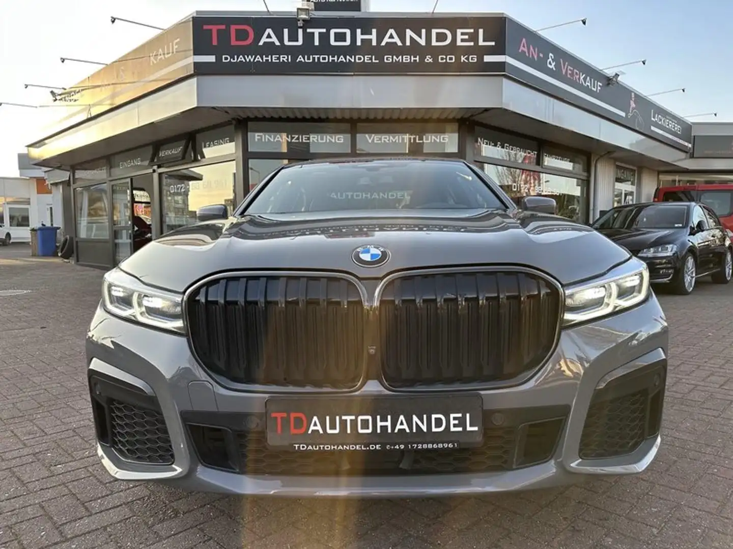 BMW 730 d xDrive M Sport Head-up-Display/Harman-Kardon / L Grau - 2