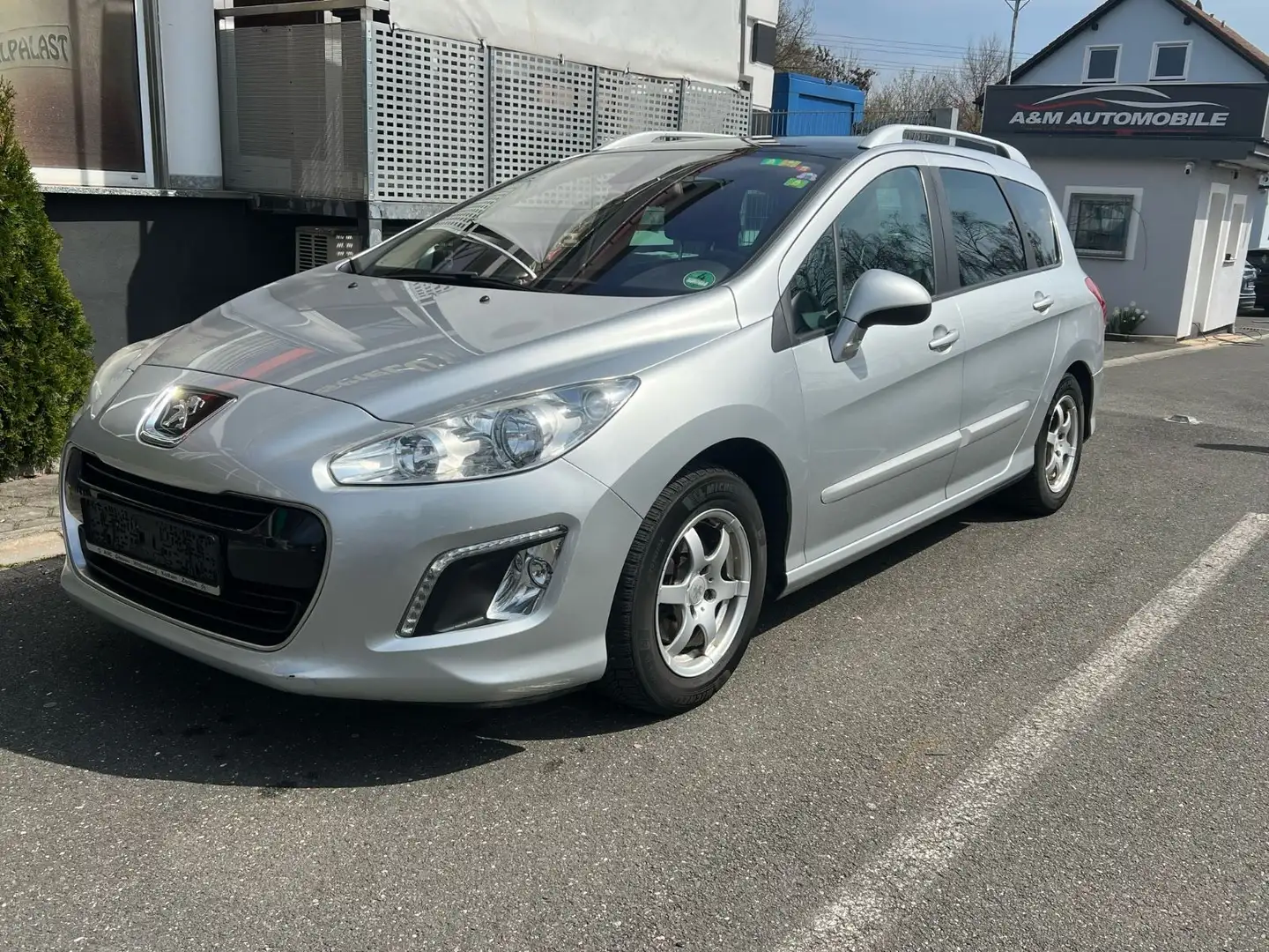 Peugeot 308 SW Active Panorama Grau - 1