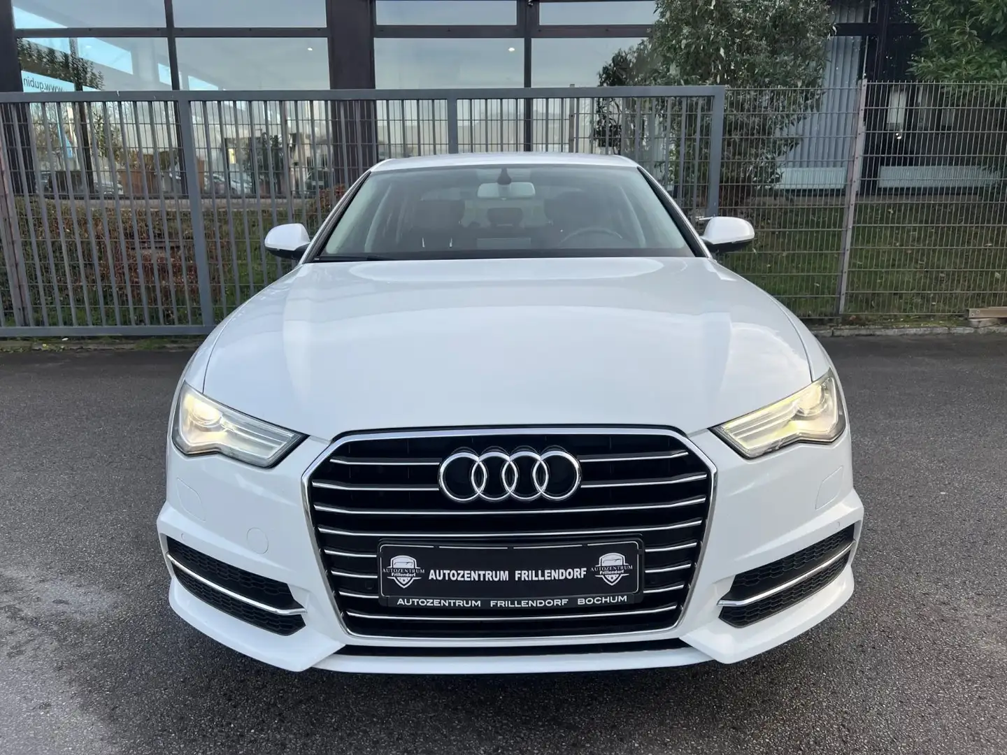 Audi A6 Lim. 1.8 TFSI ultra AUTOMATIK/XENON/KAMERA!! Blanc - 2