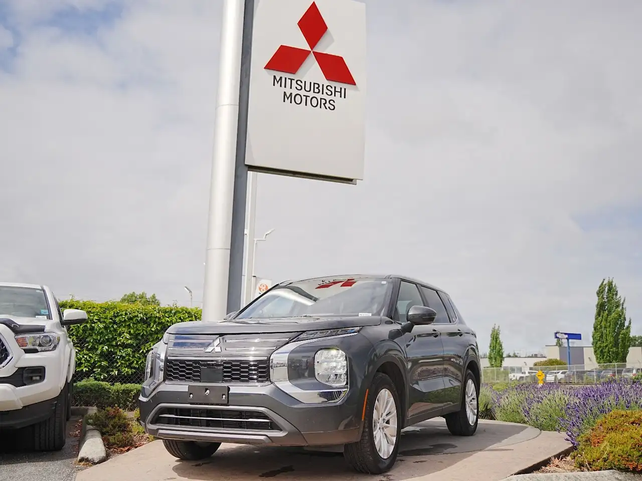 2025 Mitsubishi Outlander