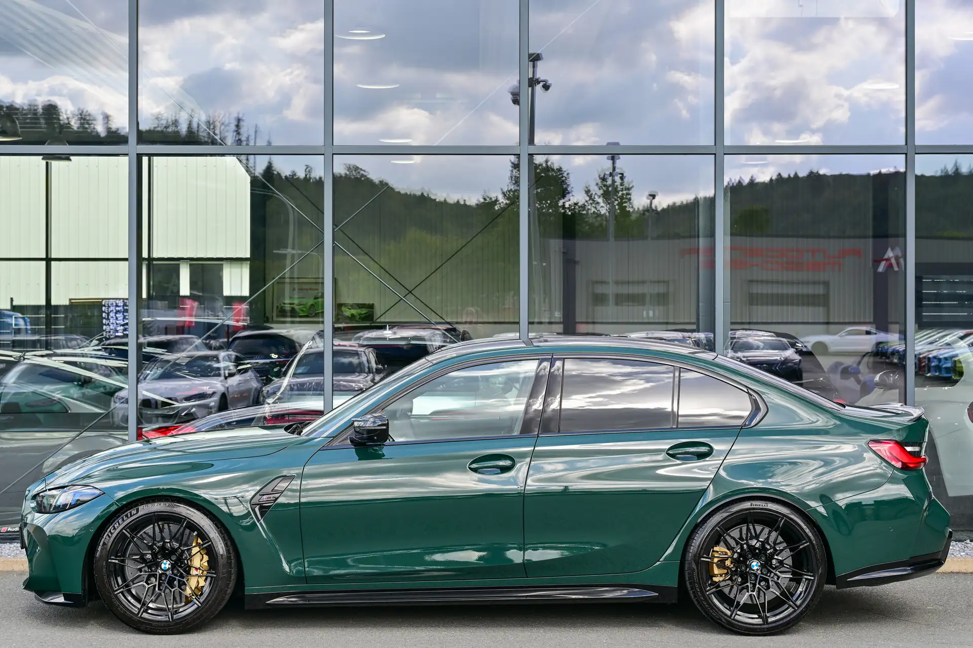 BMW M3 Sedan 2025 초록 사진 6