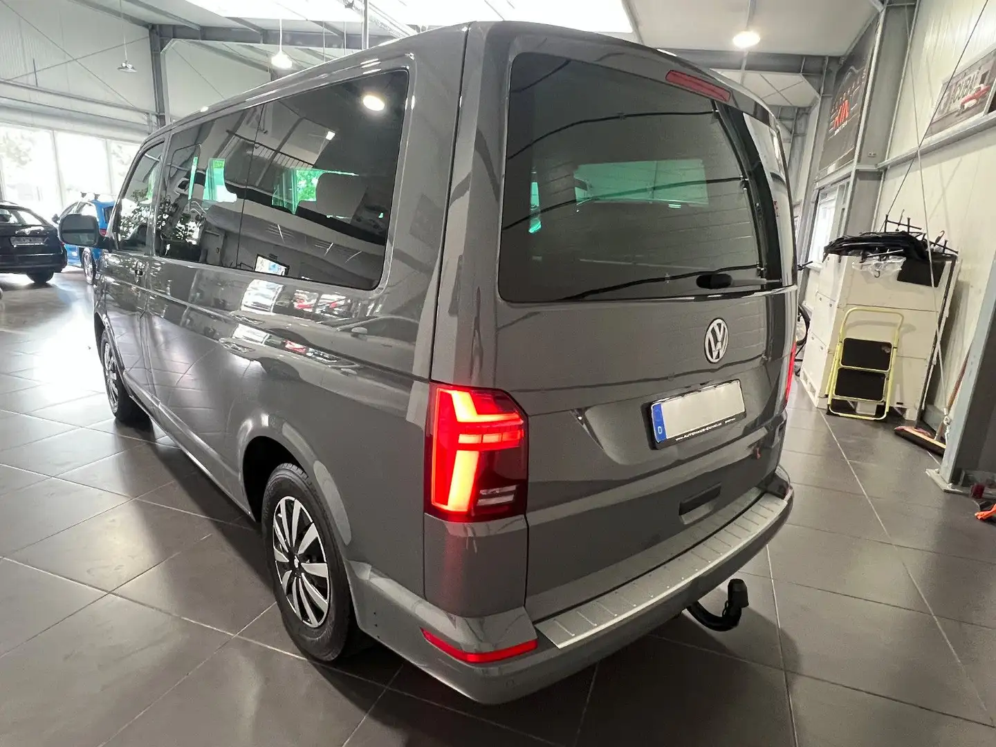 Volkswagen T6 Multivan T6.1 Multivan 2.0 TDi Automatik *LED*Kamera*AHK* Szürke - 2