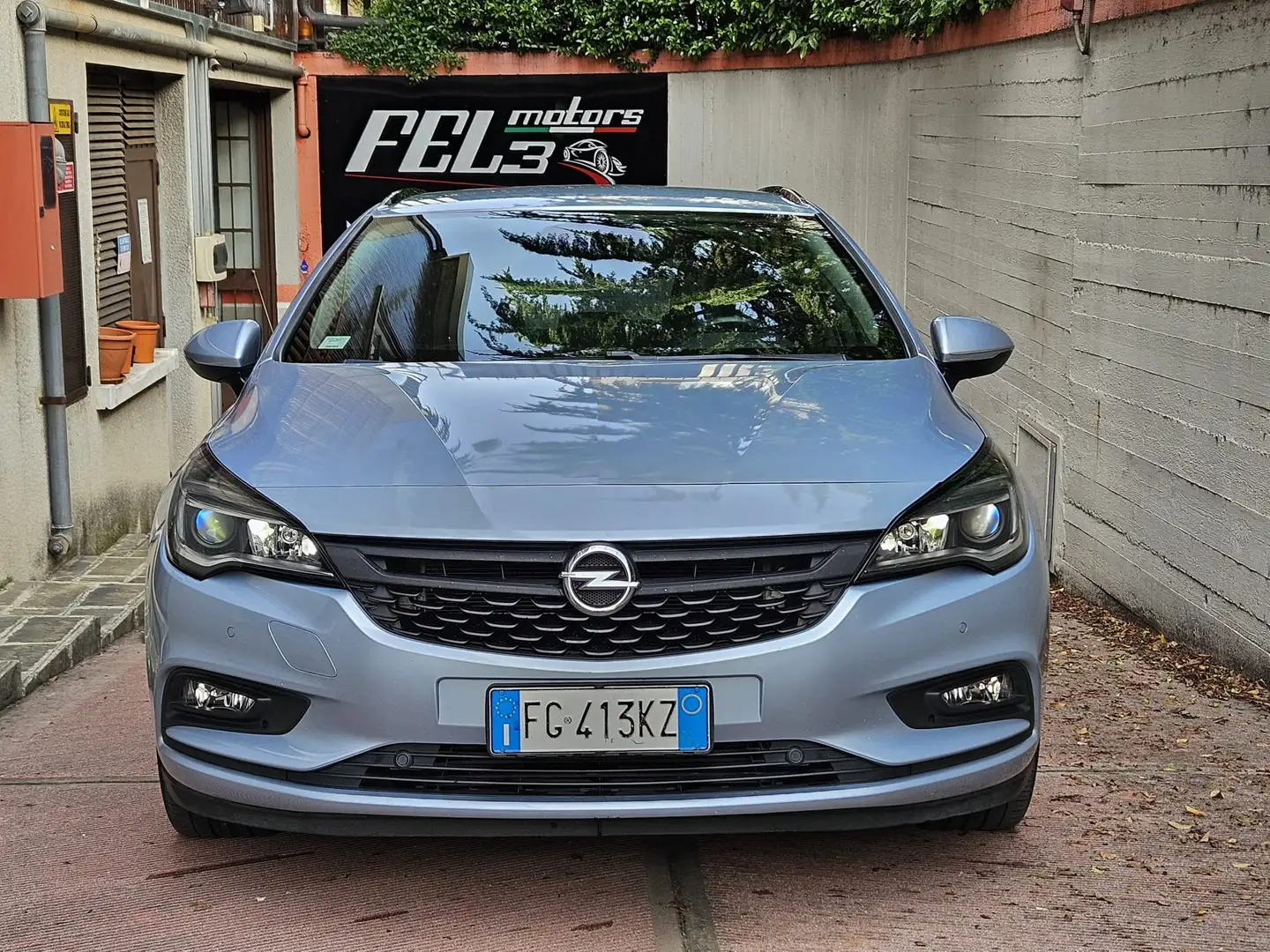 Opel Astra Sports Tourer 1.6 cdti Innovation 136cv - Autom. Blauw - 1