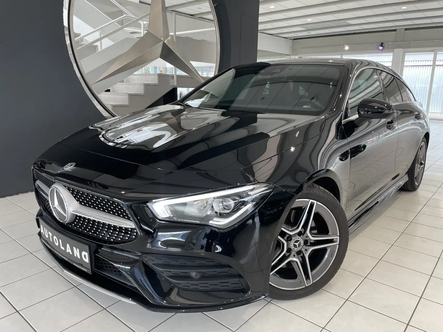 Mercedes-Benz CLA 200 d AMG LINE Panoramadach Negro - 2