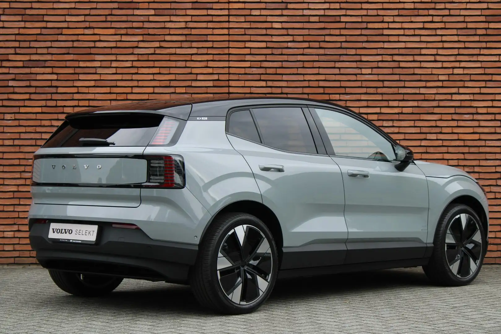 Volvo EX30 Single Motor Extended Range Ultra 69 kWh Gris - 2