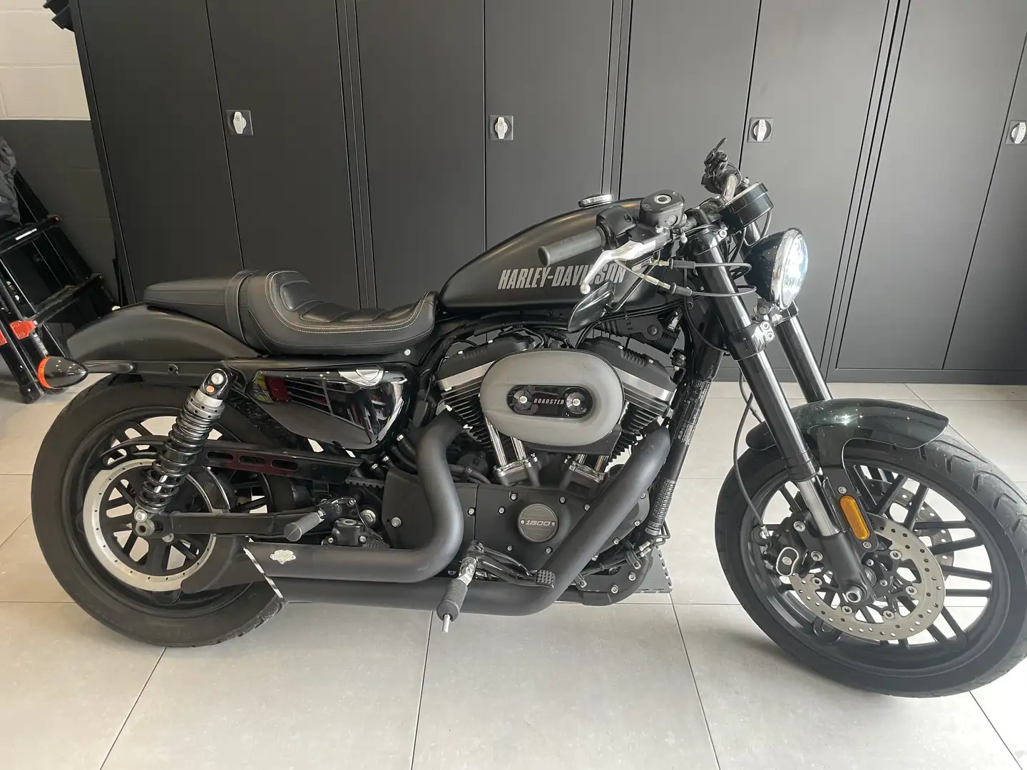 Harley-Davidson Roadster sportster 1200 etat impeccable - 1