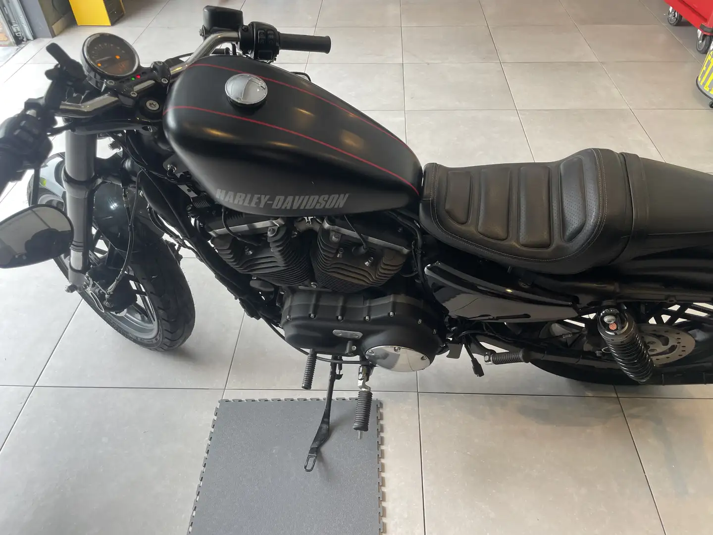 Harley-Davidson Roadster sportster 1200 etat impeccable - 2