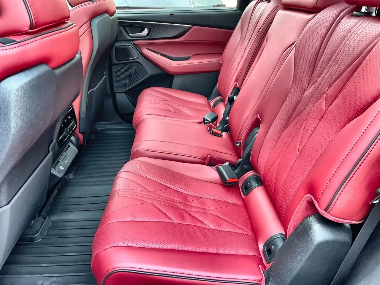 Acura MDX снимка Acura MDX
