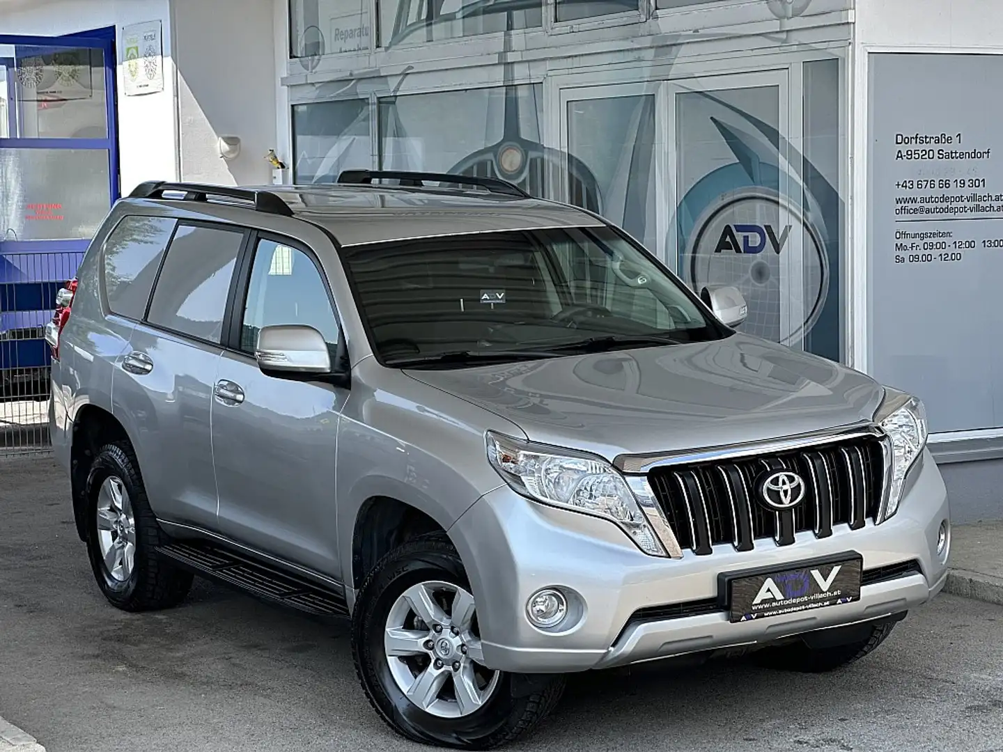 Toyota Land Cruiser Landcruiser 2,8 D-4D 4WD City Grau - 2