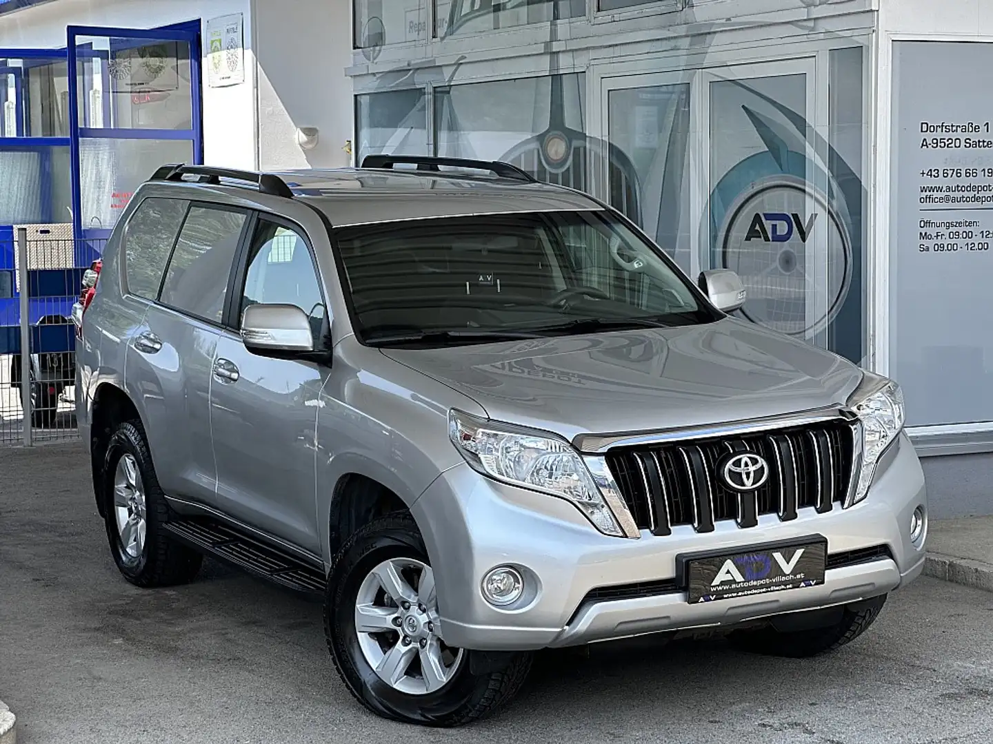 Toyota Land Cruiser Landcruiser 2,8 D-4D 4WD City Grau - 1