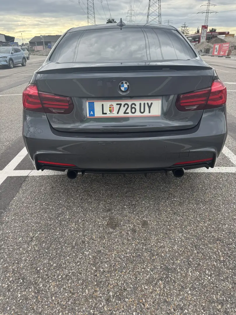 BMW 320 320d Aut. Grau - 2