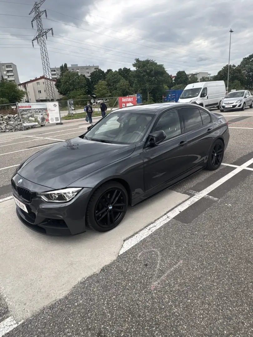BMW 320 320d Aut. Grau - 1