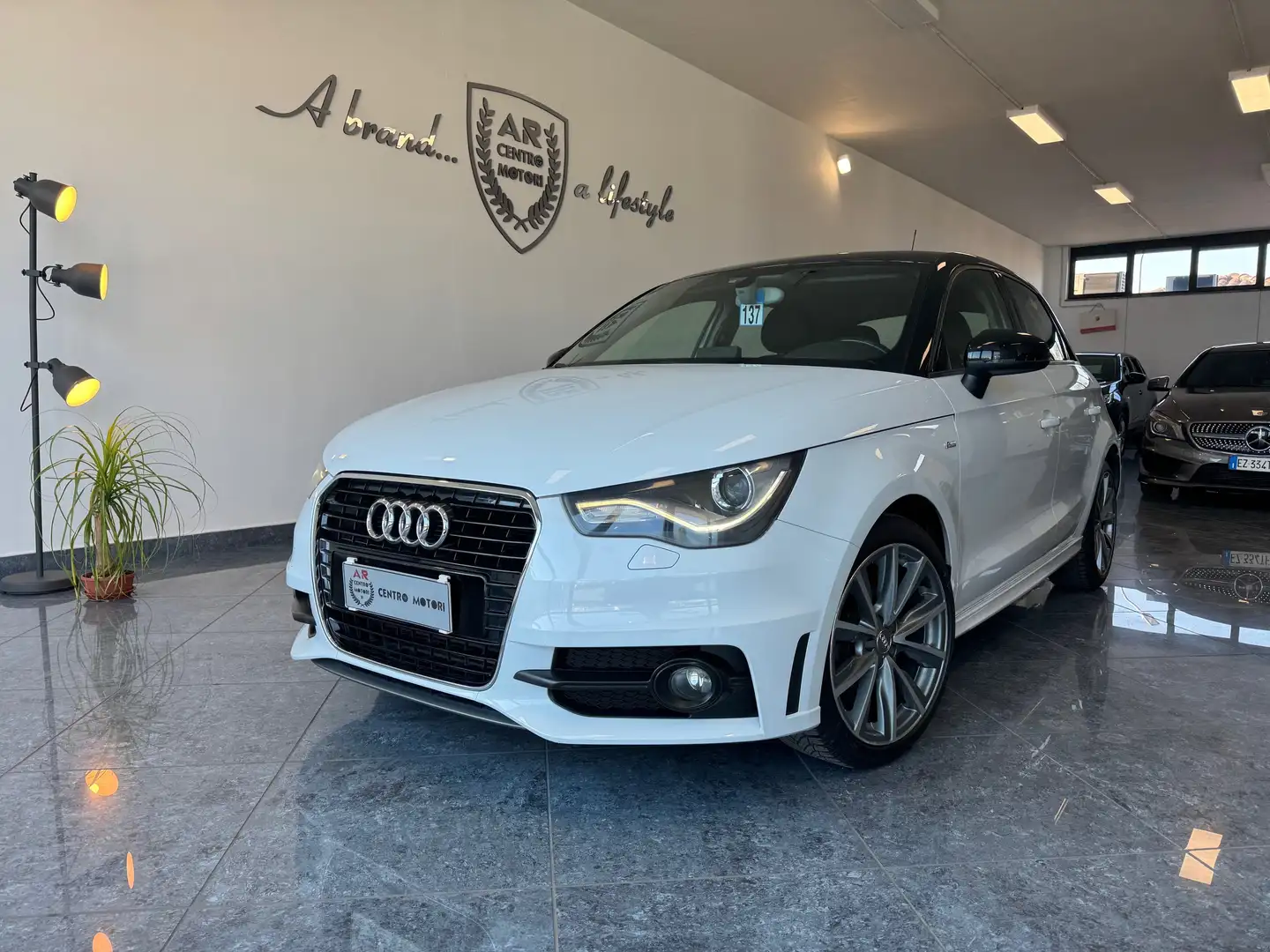 Audi A1 Sportback 1.6 tdi S-line S-tronic Navi Led Full Blanco - 1
