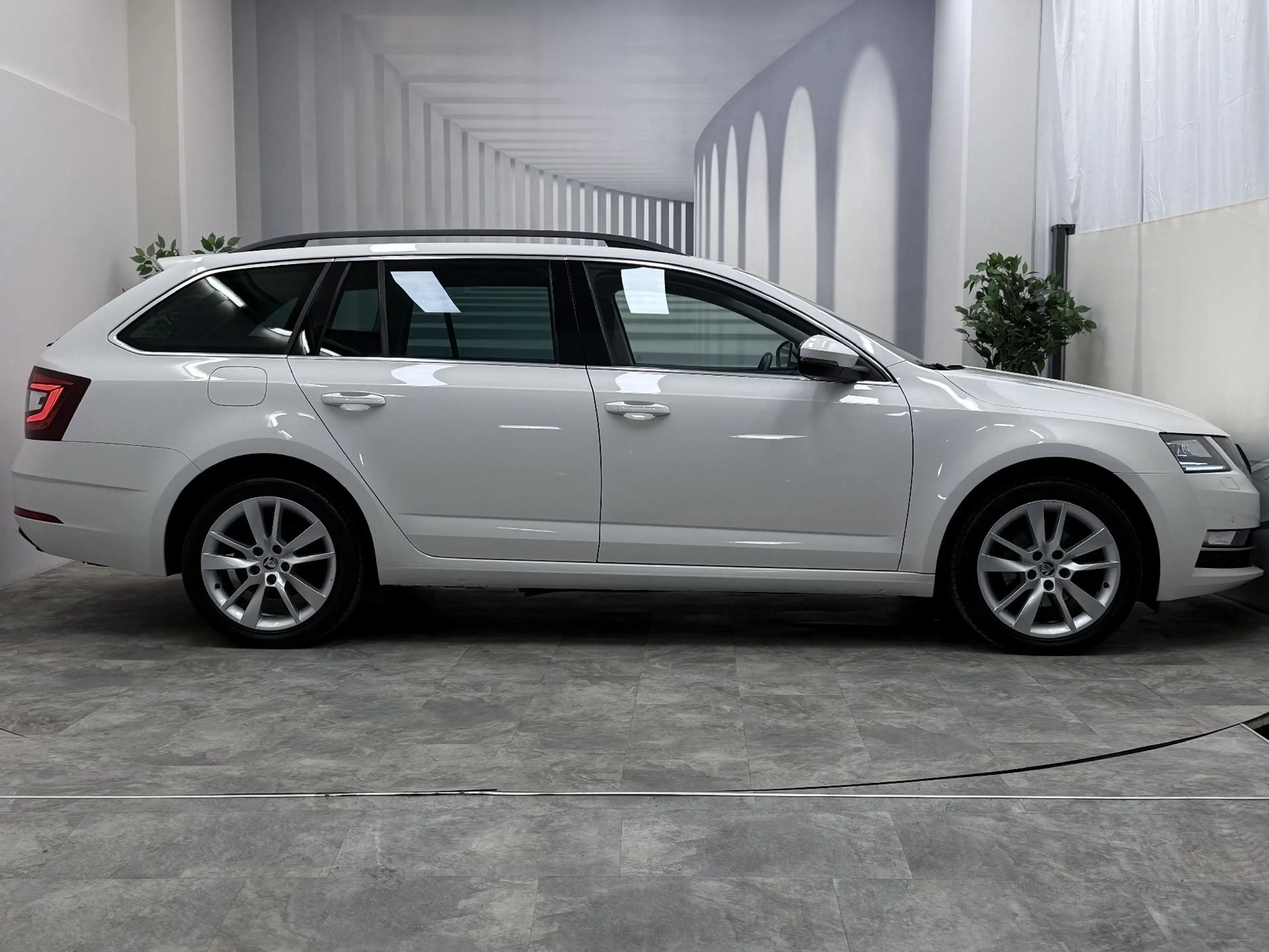 Skoda Octavia Style I Limited Combi I 1,6 TDI 4x4 I NEUES GUTAC — photo 9