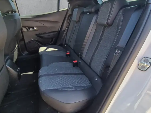 Peugeot 2008 view 8