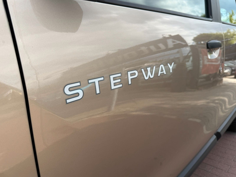 Dacia Lodgy 1.6 SCe STEPWAY*Navi*7xSitze*Tempomat*1.HD — photo 10