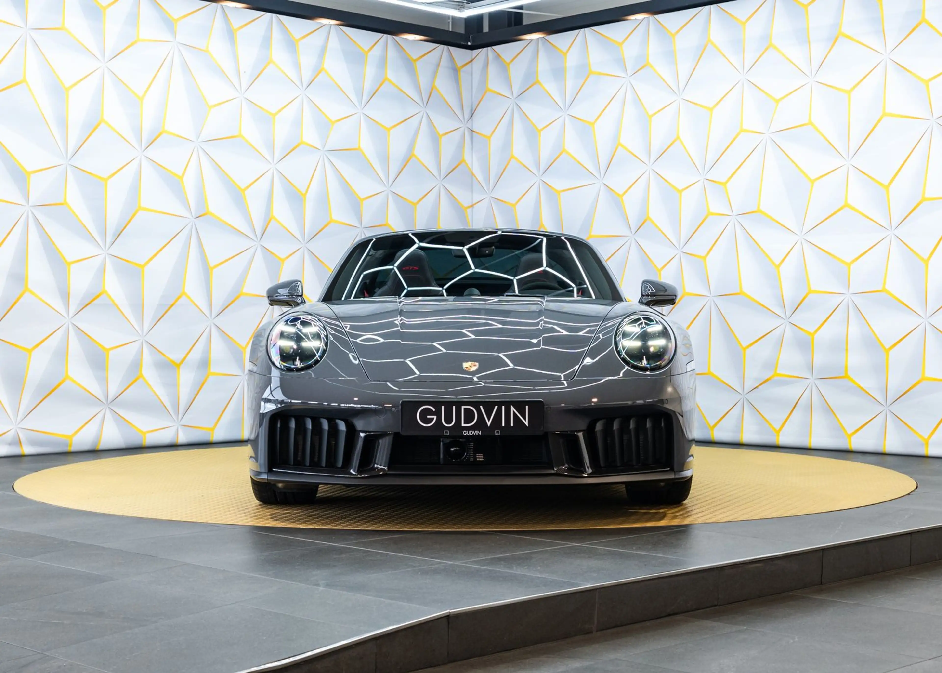 Porsche 911 Targa 4 GTS/BOSE/Carbon — photo 3