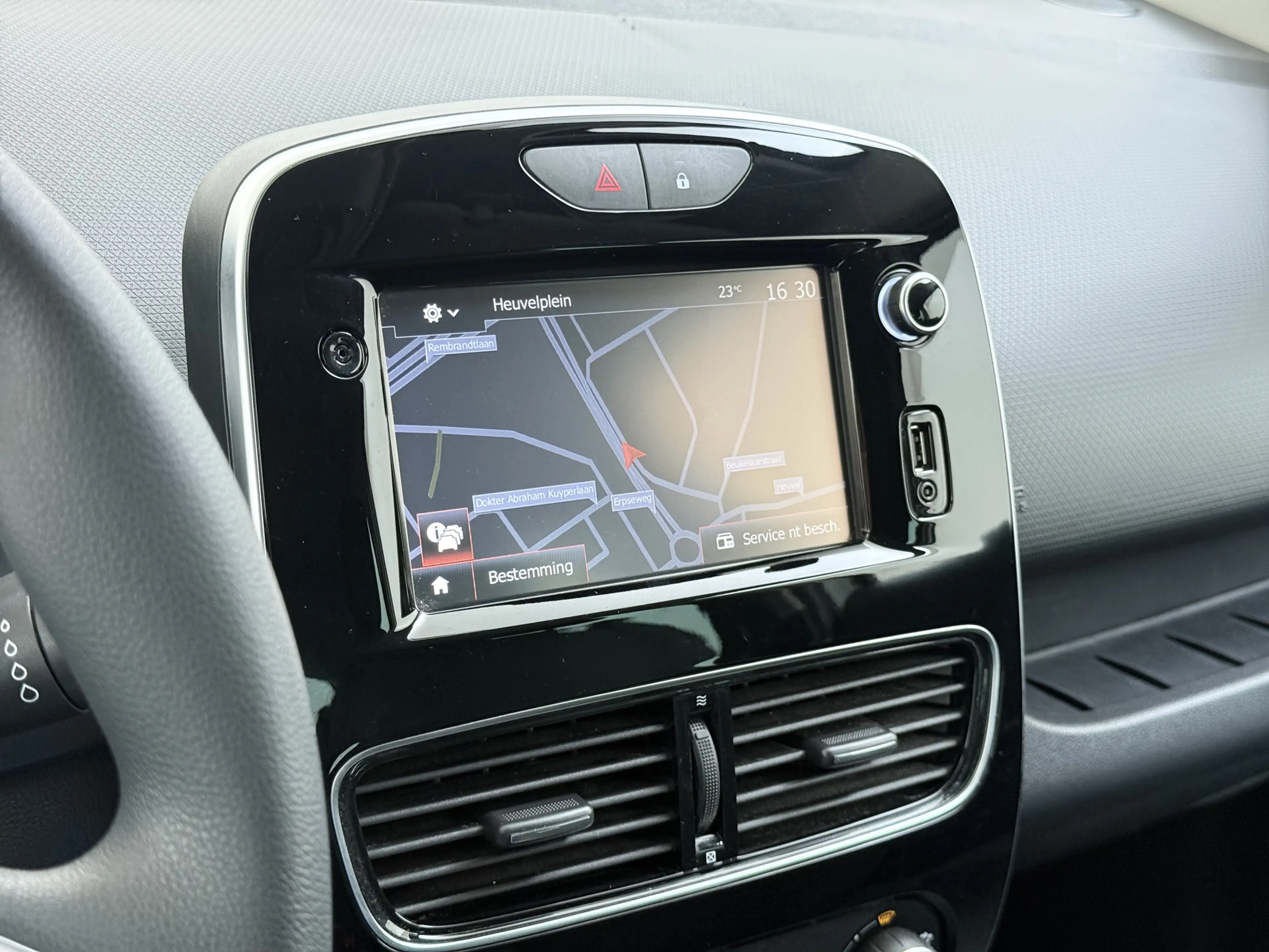 Renault Clio 90PK TCe Trekhaak Navigatie Airco Cruise Control B — photo 12