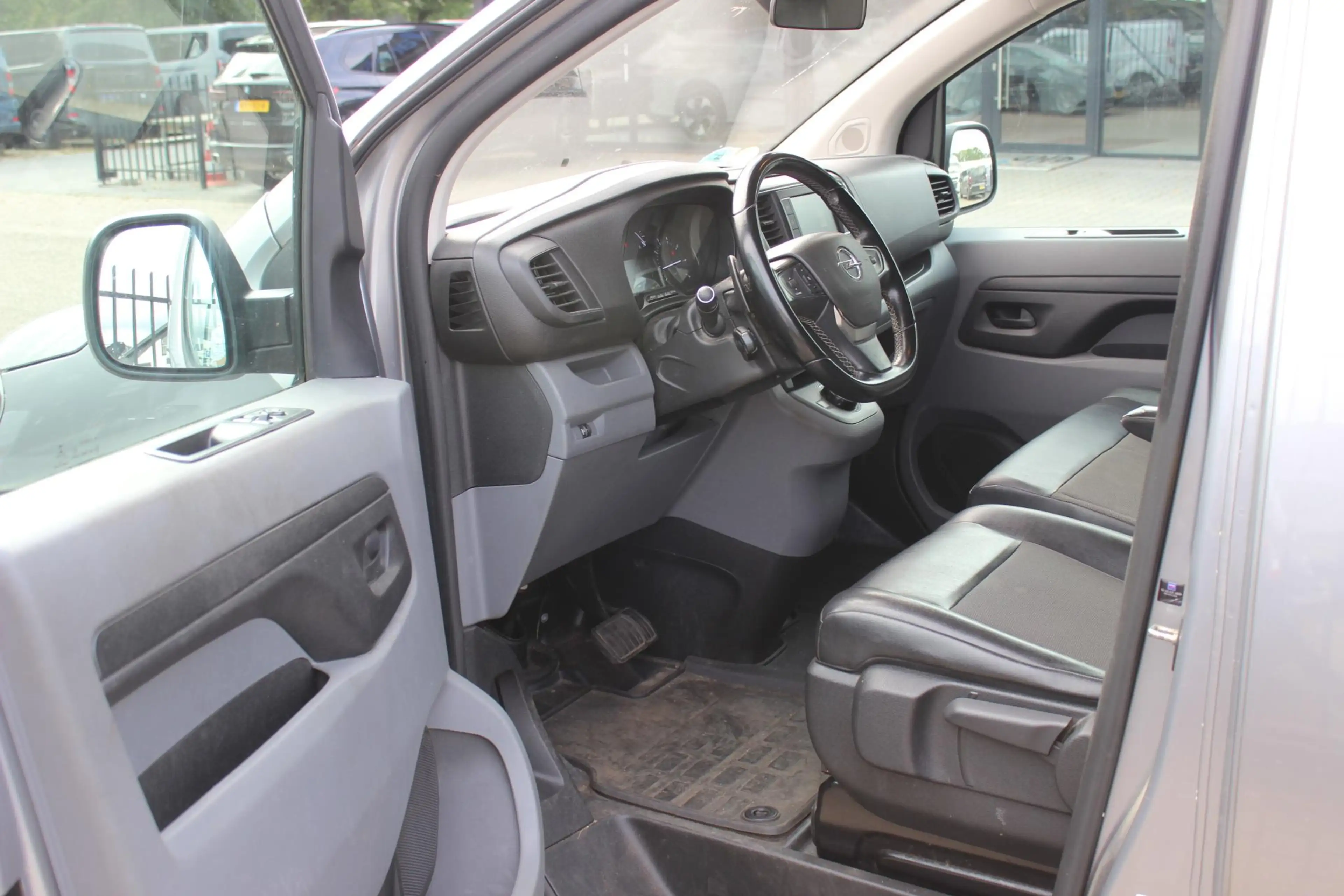 Opel Vivaro 2.0 CDTI Automaat L2H1 Innovation — photo 14