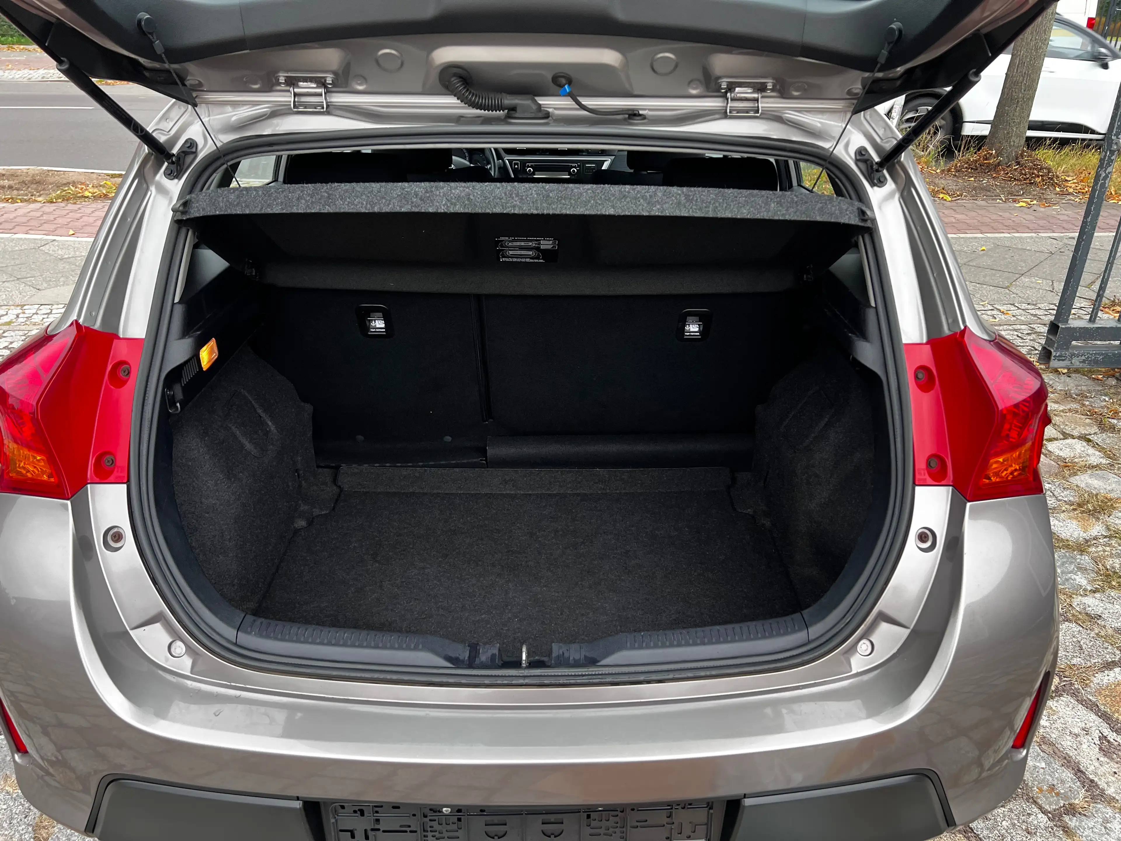 Toyota Auris Cool — photo 8