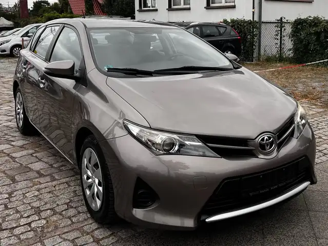 Toyota Auris Cool