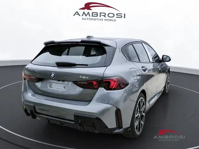 BMW 1 Series view 3