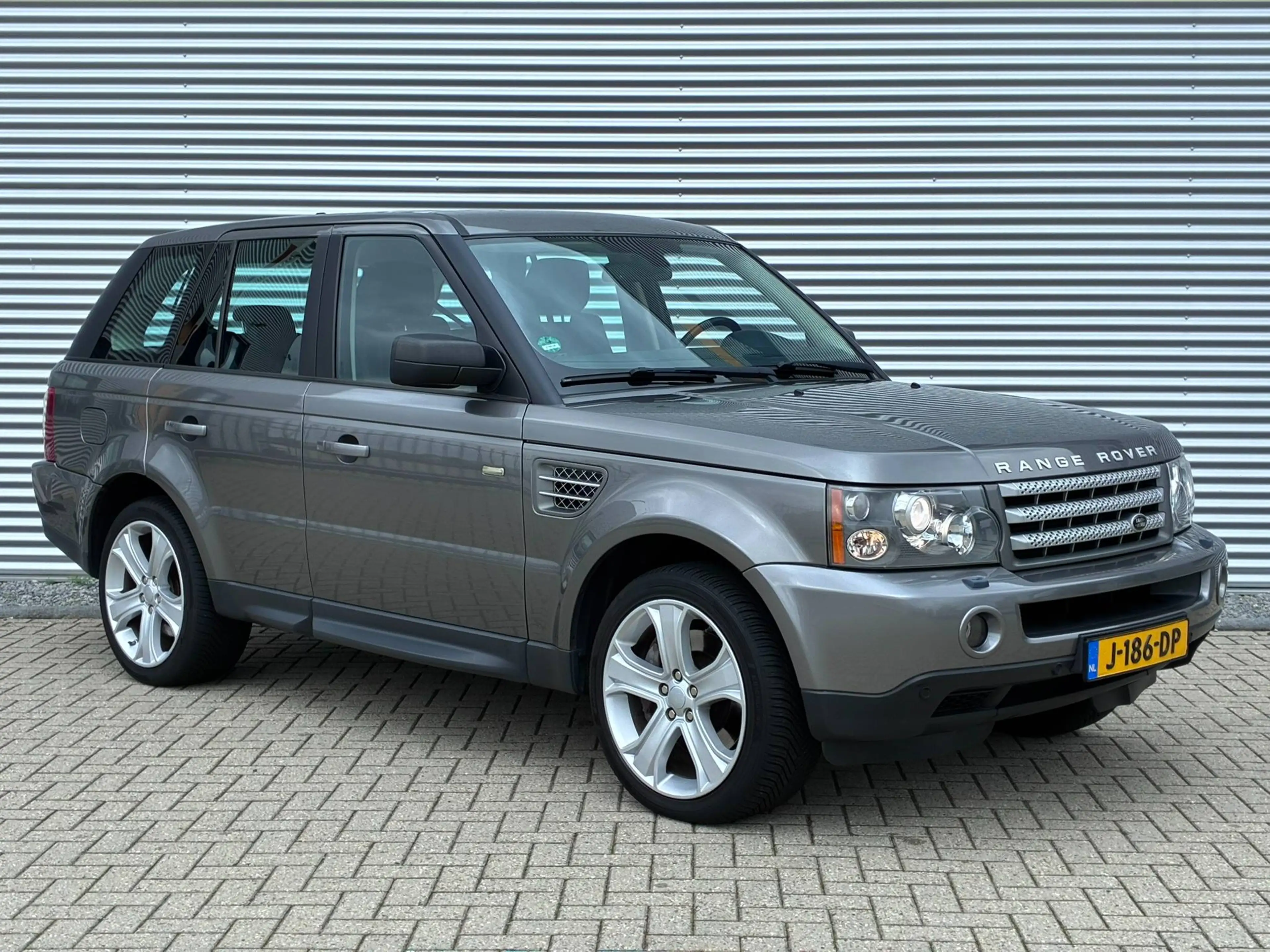 Land Rover Range Rover Sport 4.2 V8 Supercharged/ Blijvend youngtimer — photo 3
