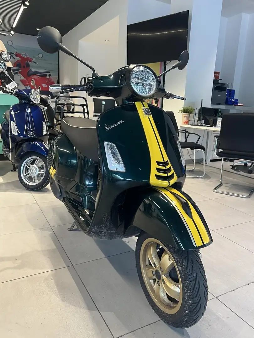 Vespa GTS Super Racing Sixties 300 ABS ASR LED TÜV neu Zöld - 2