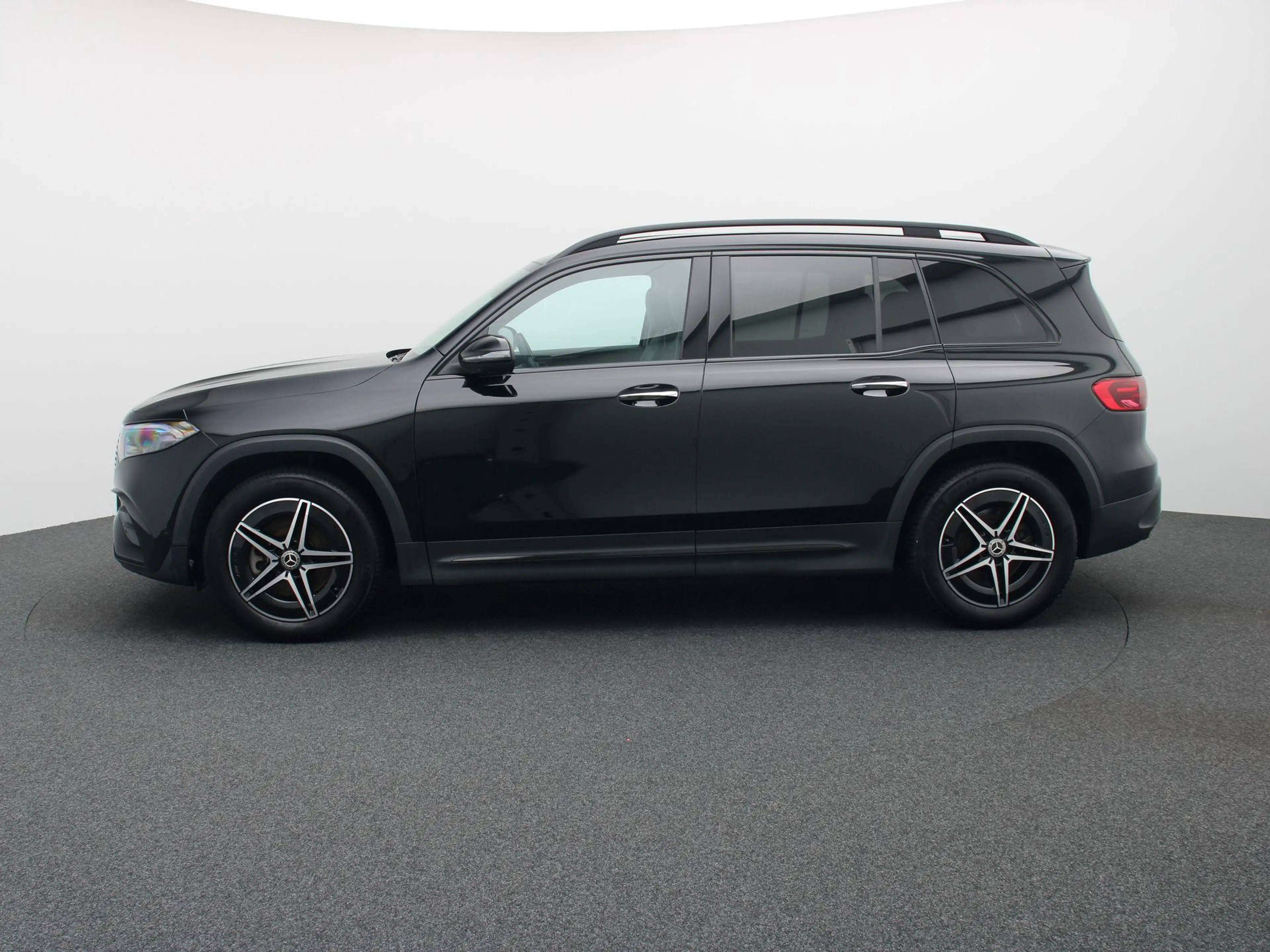 Mercedes-Benz EQB 250 250+ AMG Line + PANORAMISCH DAK + CARPLAY + — photo 4