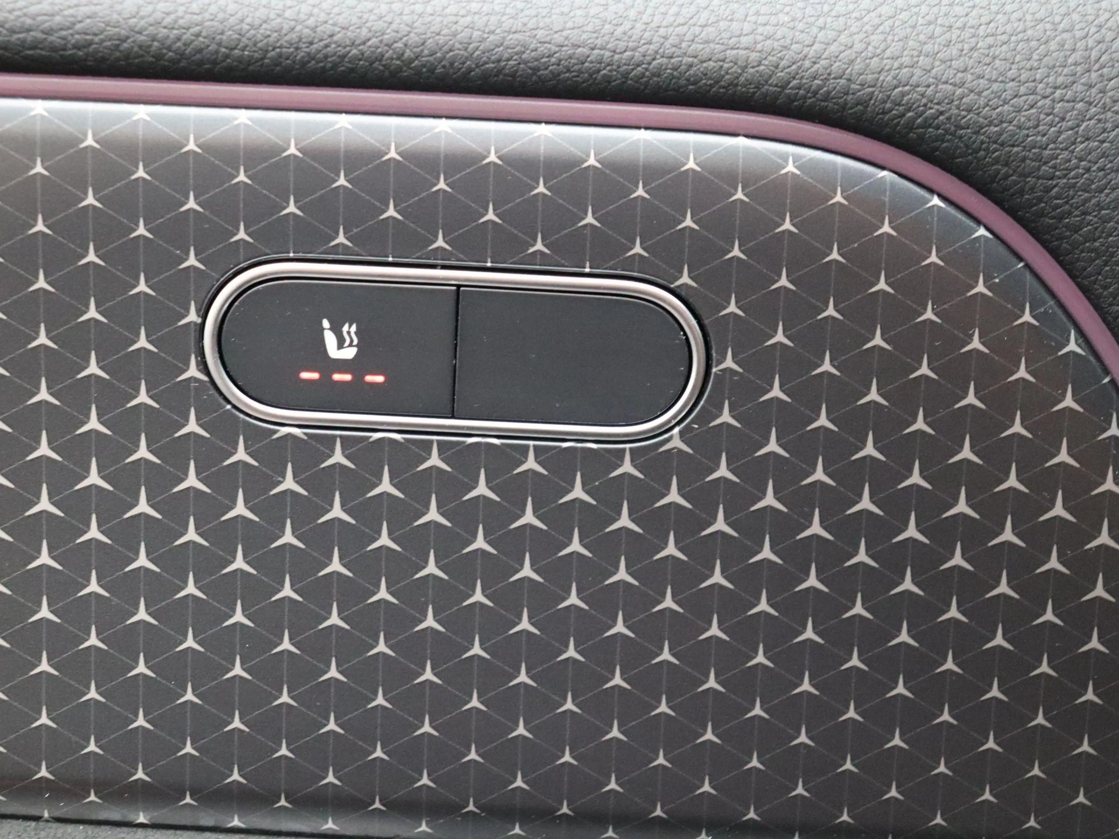 Mercedes-Benz EQB 250 250+ AMG Line + PANORAMISCH DAK + CARPLAY + — photo 9