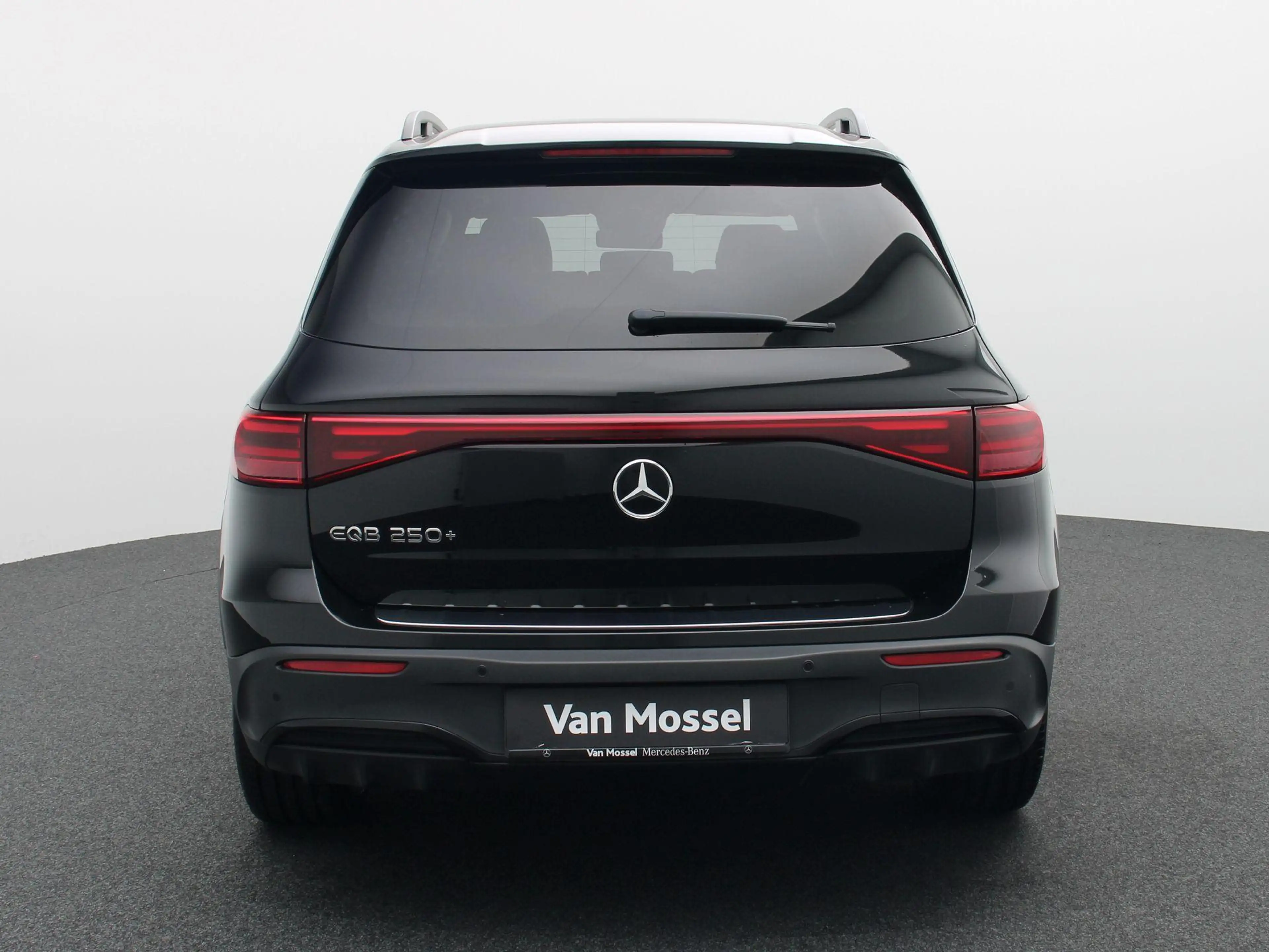 Mercedes-Benz EQB 250 250+ AMG Line + PANORAMISCH DAK + CARPLAY + — photo 5