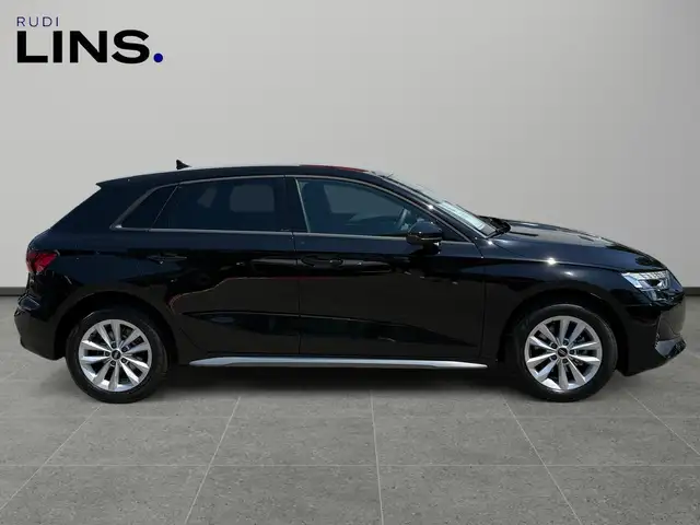 Audi A3 view 4