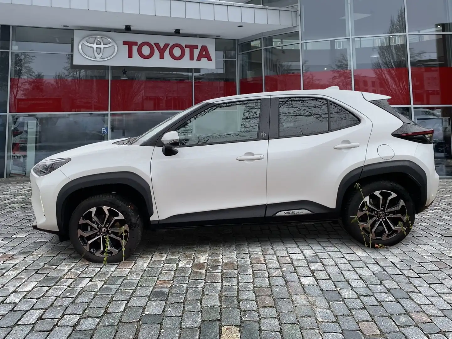 Toyota Yaris Cross 1.5 E D FWD Team Deutschland FLA LM Blanc - 2